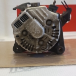 Генератор на Тойоту 12V 90A AZFSE 27060-28210 Denso 102211-2640