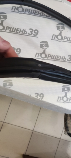 Уплотнитель боковой двери NEW Новая LH TOYOTA HIACE DYNA/TOYOACE 3L 2L 5L 1KZTE 67871-95J02