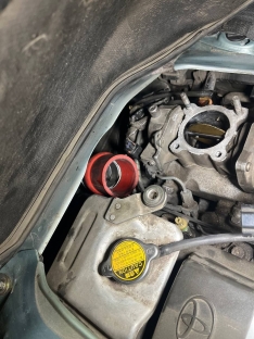 Патрубок интеркулера NEW Новая TOYOTA HIACE KZH116 1KZTE 17343-67010