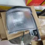 Габарит рассеиватель стояночный Toyota Hiace Regiusace 81611-26032 81621-26032