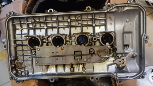 Головка блока цилиндров Toyota Prius 2ZRFXE 11101-09435