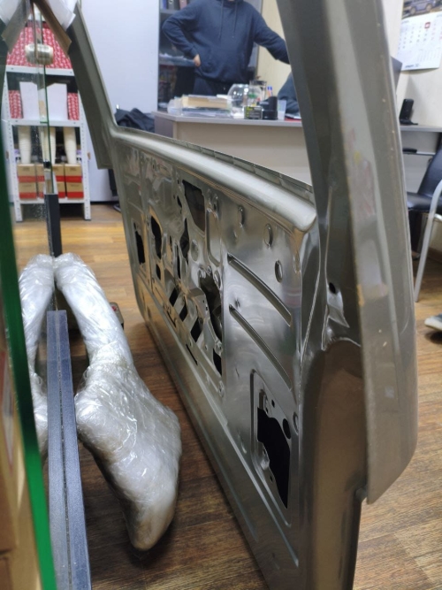 крышка багажника Toyota Hiace Regiusace KZH116 KZH110 KZH111 67005-95N63 , 67005-95N65