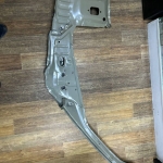 Стойка кузова передняя левая новая тойота хайс 2L 3Y 2Y 61028-95J00 61024-95J04