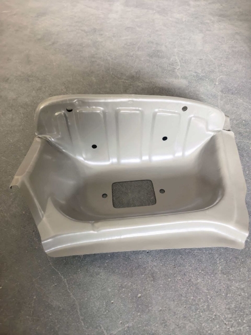 Порог передняя левая Toyota HIACE REGIUS 6141426010 61414-95J01